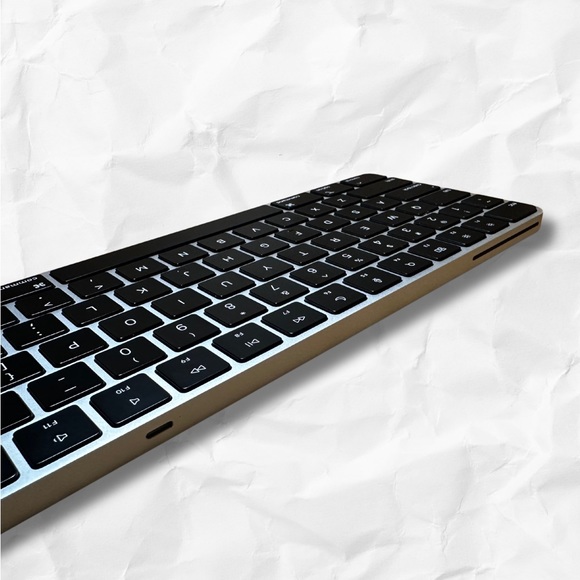  Magic Keyboard with Touch ID and Numeric Keypad - Black Keys - Picture 2 of 5